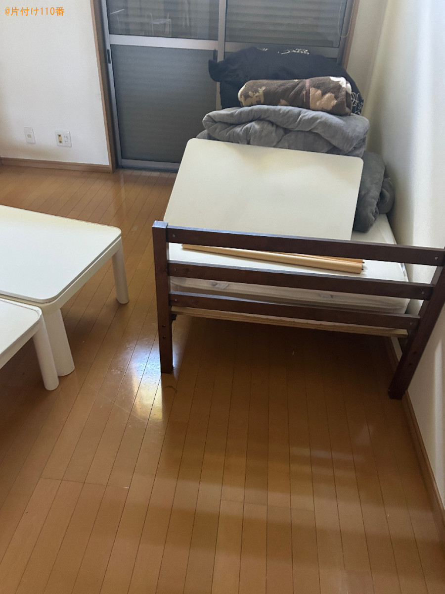マットレス付きセミダブルベッド、ローテーブル、レンジ台等の回収
